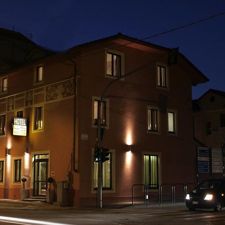 Hotel Fortyfive Chivasso Exterior foto